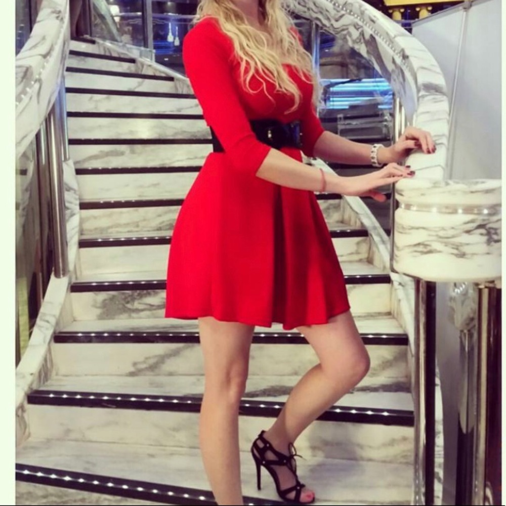 💕💕Rue 21 Red half sleeve dress